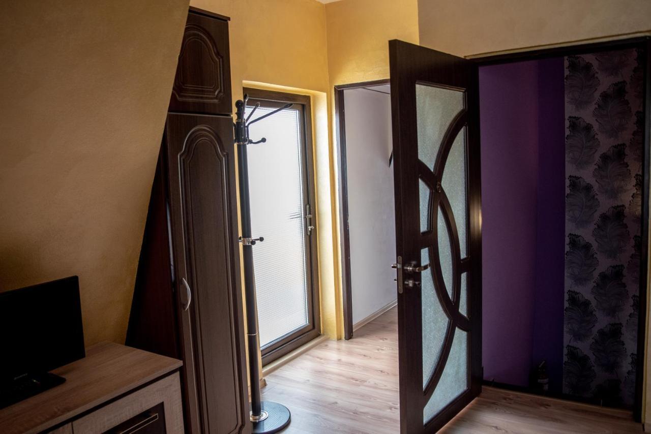 Готель Casa Robi Pestisani Екстер'єр фото