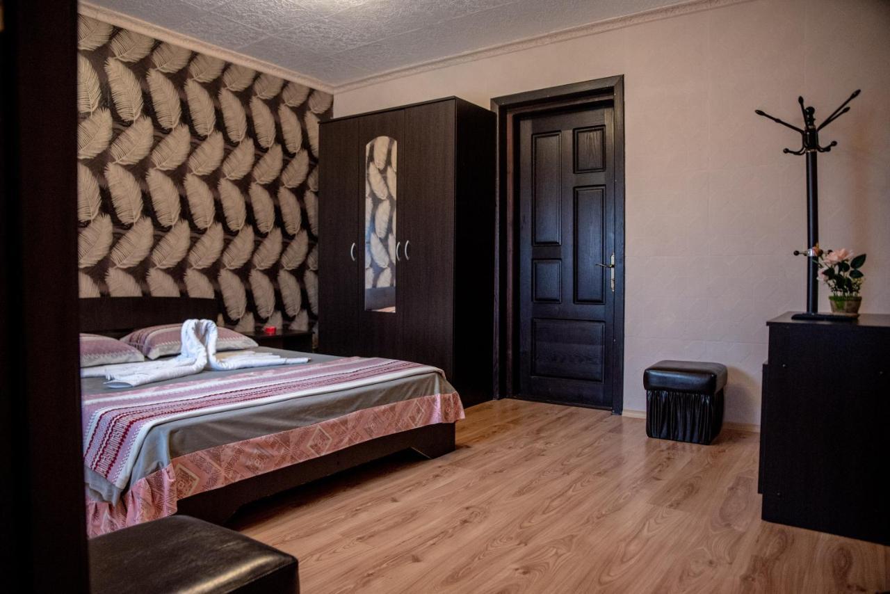 Готель Casa Robi Pestisani Екстер'єр фото