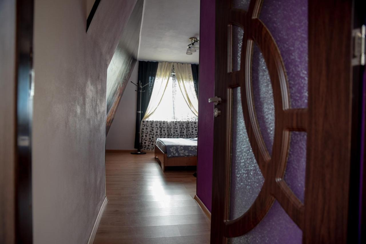 Готель Casa Robi Pestisani Екстер'єр фото