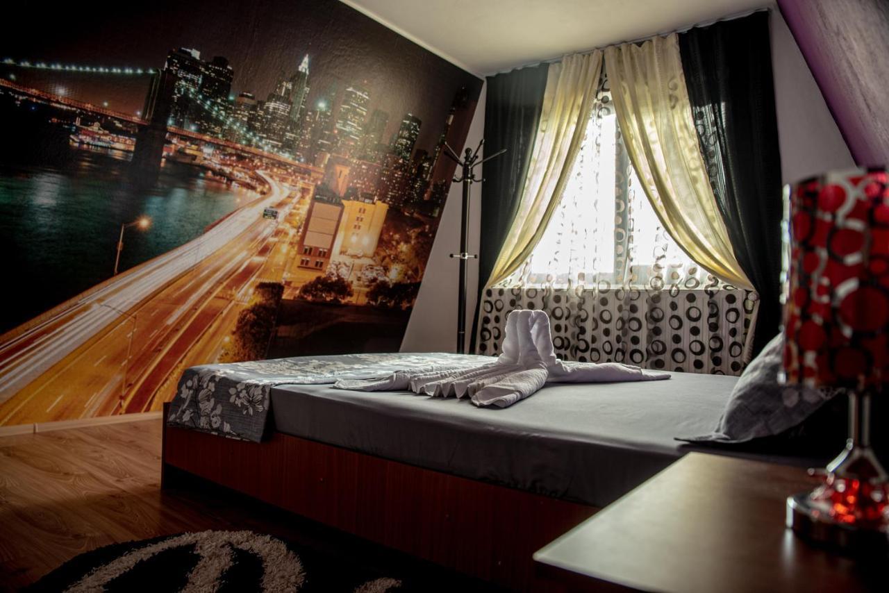 Готель Casa Robi Pestisani Екстер'єр фото