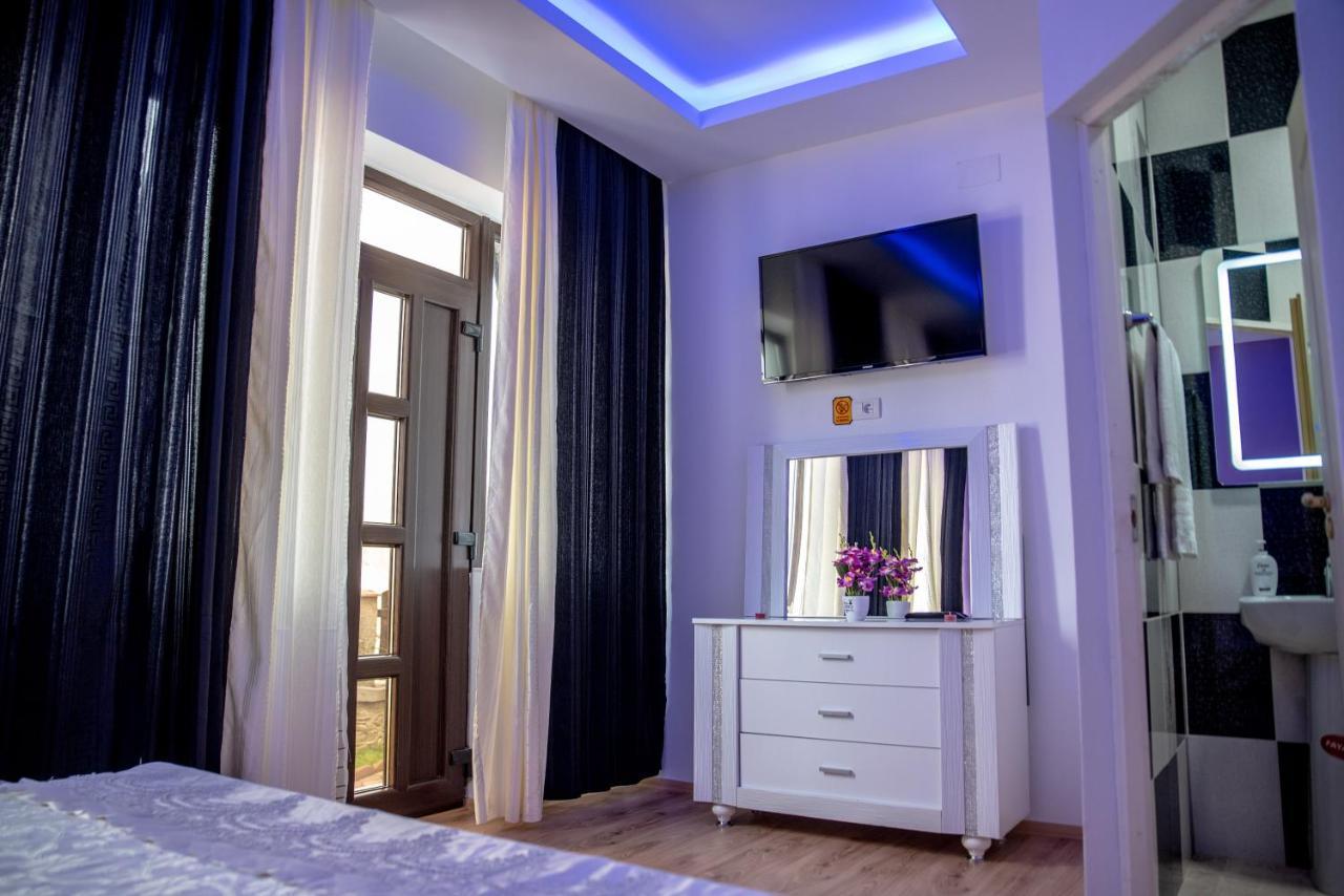 Готель Casa Robi Pestisani Екстер'єр фото