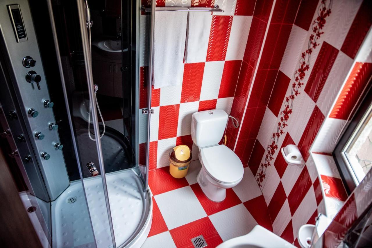 Готель Casa Robi Pestisani Екстер'єр фото
